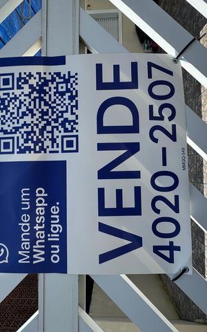 Casa à venda com 330m², 5 quartos e 4 vagas Casa à venda com 330m², 5 quartos e 4 vagasPLACA GRANDE