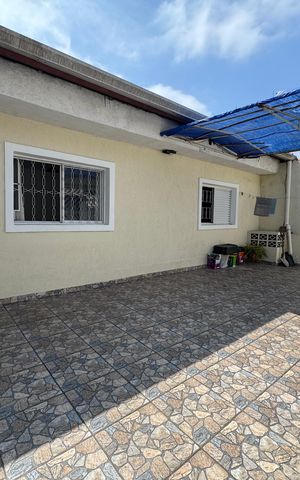 Casa à venda com 330m², 5 quartos e 4 vagas