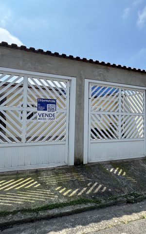 Casa à venda com 330m², 5 quartos e 4 vagas Casa à venda com 330m², 5 quartos e 4 vagasFachada com PLACA GRANDE