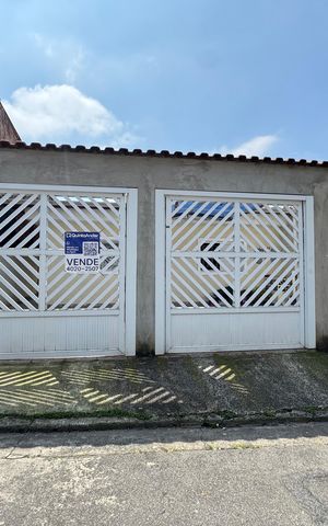 Casa à venda com 330m², 5 quartos e 4 vagas Casa à venda com 330m², 5 quartos e 4 vagasFachada com PLACA GRANDE