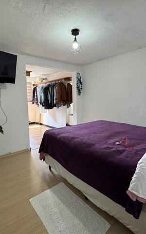Casa à venda com 330m², 5 quartos e 4 vagas Casa à venda com 330m², 5 quartos e 4 vagasQuarto 4