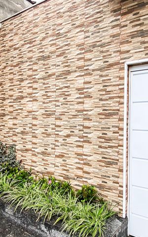 Casa à venda com 50m², 2 quartos e 2 vagasFachada 