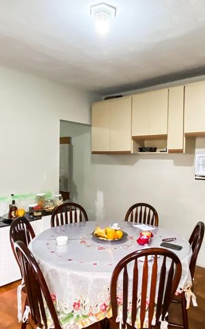 Casa à venda com 50m², 2 quartos e 2 vagasCozinha 