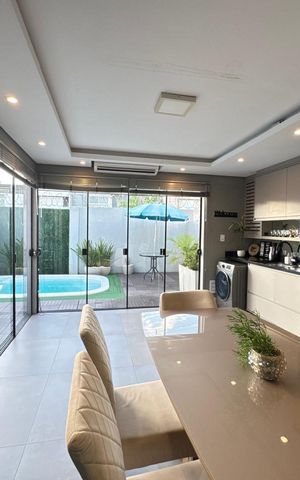 Casa de condomínio para alugar com 100m², 3 quartos e 4 vagas Casa de condomínio para alugar com 100m², 3 quartos e 4 vagasÁrea externa