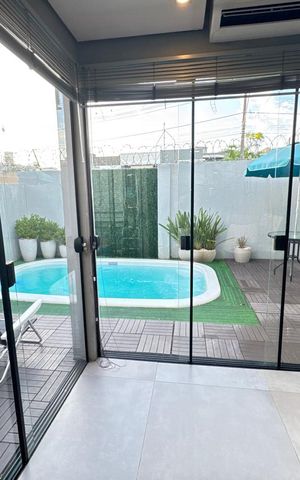 Casa de condomínio para alugar com 100m², 3 quartos e 4 vagas Casa de condomínio para alugar com 100m², 3 quartos e 4 vagasÁrea externa