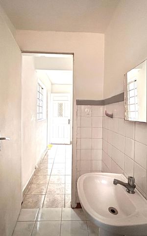 Casa para alugar com 50m², 1 quarto e sem vaga Casa para alugar com 50m², 1 quarto e sem vagaBanheiro