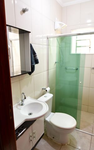 Casa à venda com 125m², 2 quartos e 2 vagasBanheiro Suíte