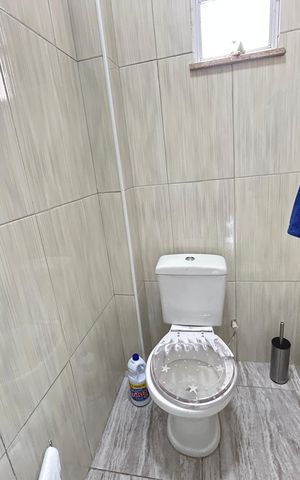 Casa à venda com 285m², 3 quartos e 2 vagasLavabo
