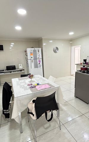 Casa à venda com 285m², 3 quartos e 2 vagasCozinha