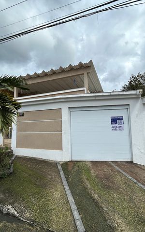 Casa à venda com 285m², 3 quartos e 2 vagasFachada + placa