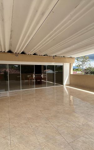 Casa à venda com 285m², 3 quartos e 2 vagasTerraço