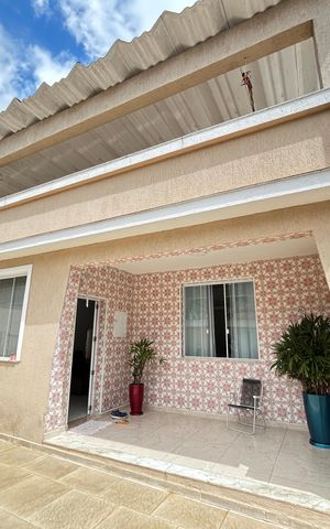 Casa à venda com 285m², 3 quartos e 2 vagasFachada