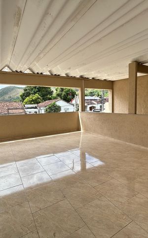 Casa à venda com 285m², 3 quartos e 2 vagasTerraço