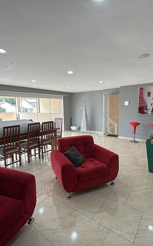 Casa à venda com 285m², 3 quartos e 2 vagasTerraço