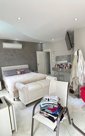 Casa à venda com 285m², 3 quartos e 2 vagasQuarto 3