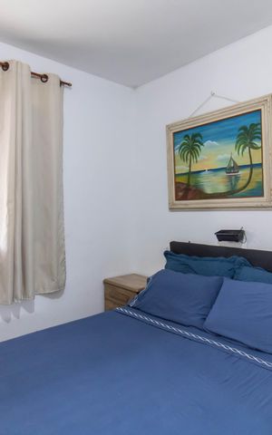 Casa à venda com 232m², 3 quartos e 6 vagas Casa à venda com 232m², 3 quartos e 6 vagasCasa 2 - Quarto 1
