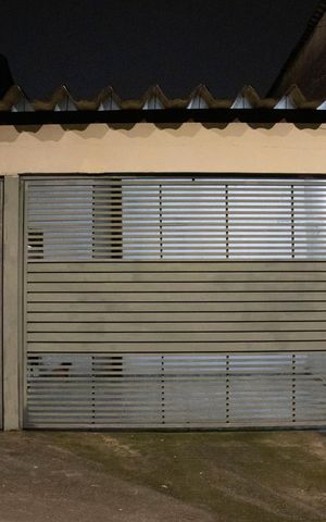 Casa para alugar com 120m², 2 quartos e 2 vagasFachada