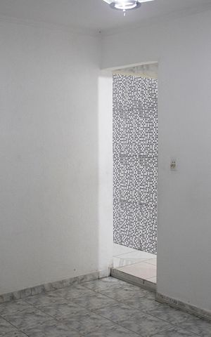 Casa para alugar com 120m², 2 quartos e 2 vagasSala