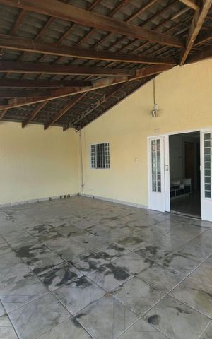 Casa à venda com 223m², 3 quartos e 4 vagas