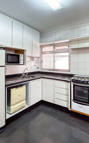 Apartamento para alugar com 130m², 3 quartos e 1 vaga
