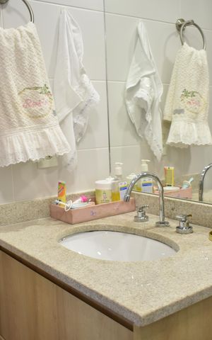 Apartamento à venda com 64m², 2 quartos e 1 vagaBanheiro Social