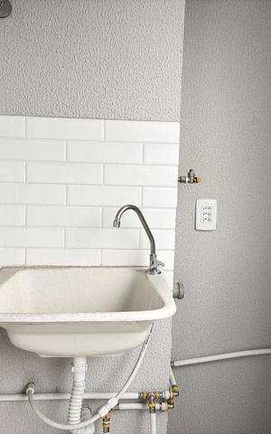 Apartamento para alugar com 47m², 2 quartos e sem vagaÁrea de Serviço/ Sacada