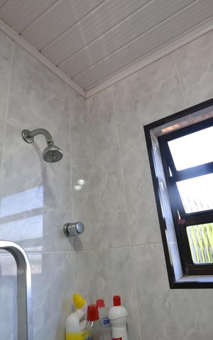 Casa para alugar com 230m², 4 quartos e 3 vagasBanheiro 2