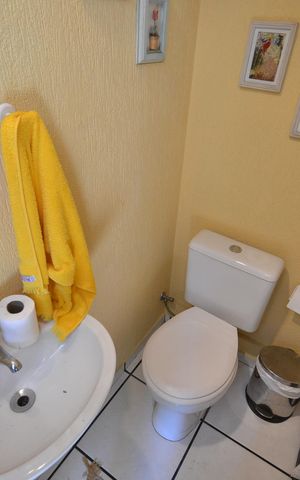 Casa para alugar com 230m², 4 quartos e 3 vagasBanheiro 5