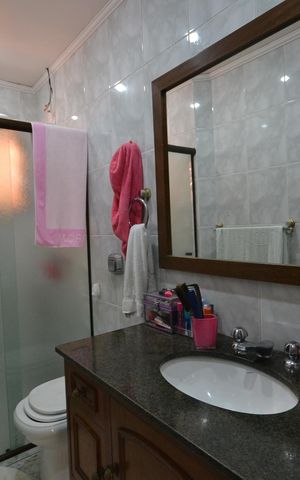 Casa para alugar com 230m², 4 quartos e 3 vagasBanheiro 3