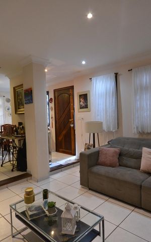 Casa para alugar com 230m², 4 quartos e 3 vagasSala