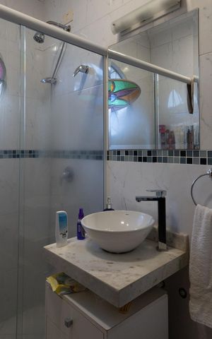 Casa à venda com 250m², 3 quartos e 4 vagas Casa à venda com 250m², 3 quartos e 4 vagasBanheiro 1