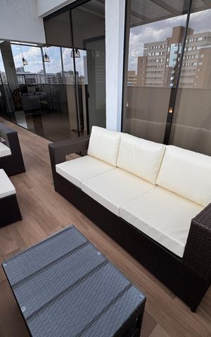 Apartamento à venda com 168m², 4 quartos e 1 vaga Apartamento à venda com 168m², 4 quartos e 1 vagaVaranda