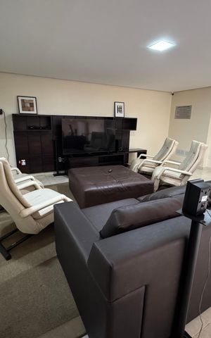 Apartamento à venda com 168m², 4 quartos e 1 vaga Apartamento à venda com 168m², 4 quartos e 1 vagaSala de Cinema