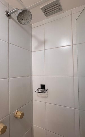 Apartamento à venda com 74m², 2 quartos e 1 vaga Apartamento à venda com 74m², 2 quartos e 1 vagaBanheiro Social