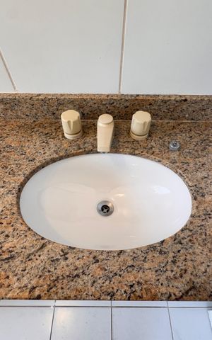 Apartamento à venda com 74m², 2 quartos e 1 vaga Apartamento à venda com 74m², 2 quartos e 1 vagaSuíte - Banheiro
