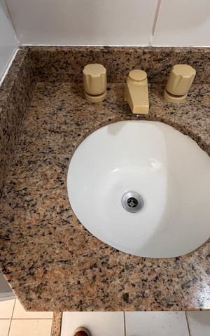 Apartamento à venda com 74m², 2 quartos e 1 vaga Apartamento à venda com 74m², 2 quartos e 1 vagaBanheiro Social