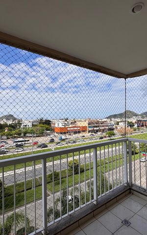 Apartamento à venda com 74m², 2 quartos e 1 vaga Apartamento à venda com 74m², 2 quartos e 1 vagaVaranda