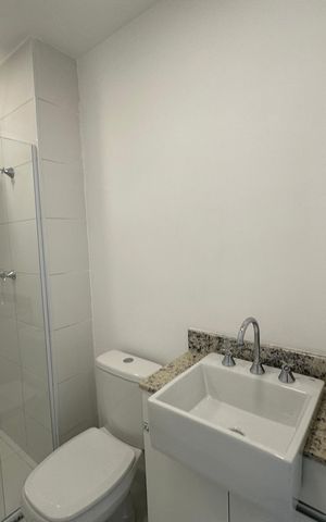 Apartamento à venda com 55m², 2 quartos e 2 vagas Apartamento à venda com 55m², 2 quartos e 2 vagasBanheiro da Suíte