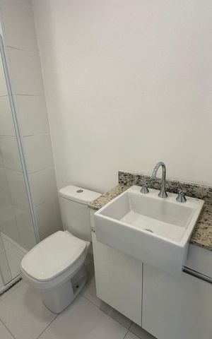 Apartamento à venda com 55m², 2 quartos e 2 vagas Apartamento à venda com 55m², 2 quartos e 2 vagasBanheiro da Suíte