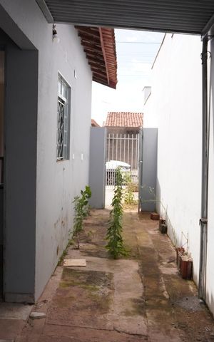 Casa para alugar com 250m², 3 quartos e 2 vagasQuintal - corredor