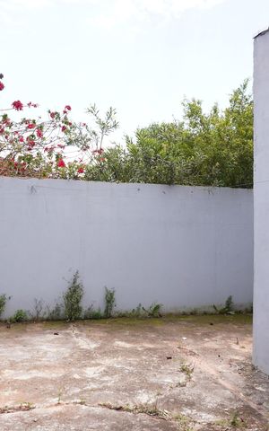 Casa para alugar com 250m², 3 quartos e 2 vagasQuintal - Fundos