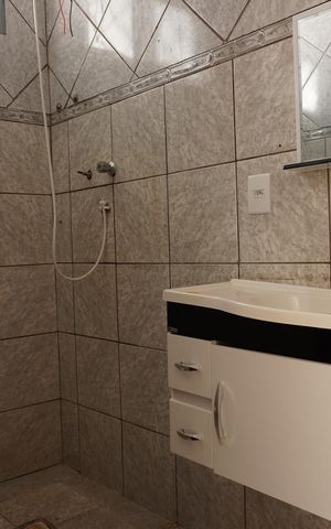 Casa para alugar com 250m², 3 quartos e 2 vagasBanheiro social