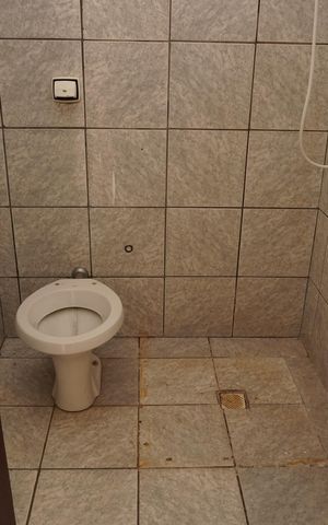 Casa para alugar com 250m², 3 quartos e 2 vagasBanheiro social