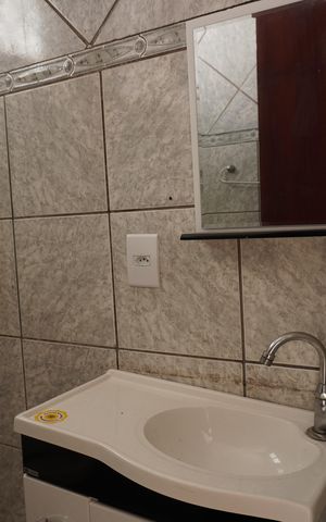 Casa para alugar com 250m², 3 quartos e 2 vagasBanheiro social