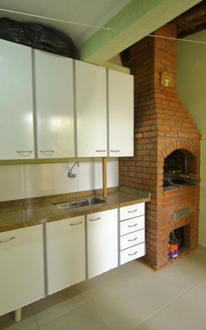 Casa à venda com 160m², 3 quartos e 2 vagasÁrea de Serviço-Churrasqueira 