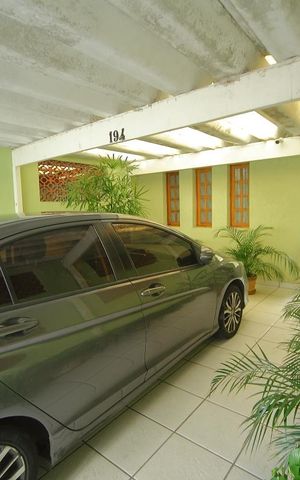 Casa à venda com 160m², 3 quartos e 2 vagasGaragem 