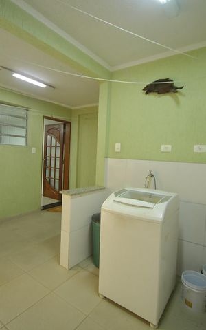 Casa à venda com 160m², 3 quartos e 2 vagasÁrea de Serviço