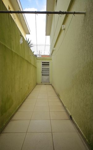 Casa à venda com 160m², 3 quartos e 2 vagasCorredor Lateral 