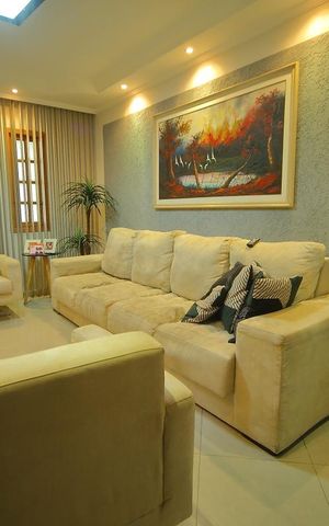 Casa à venda com 160m², 3 quartos e 2 vagasSala