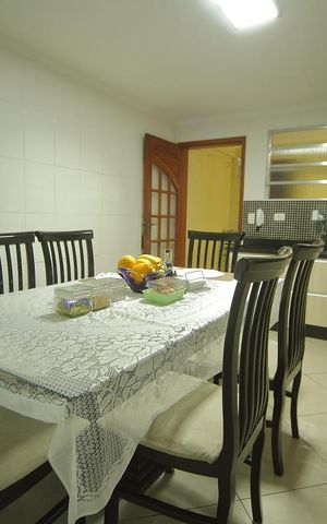 Casa à venda com 160m², 3 quartos e 2 vagasCozinha 